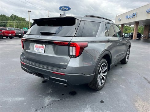 New 2025 Ford Explorer ST-Line image 3