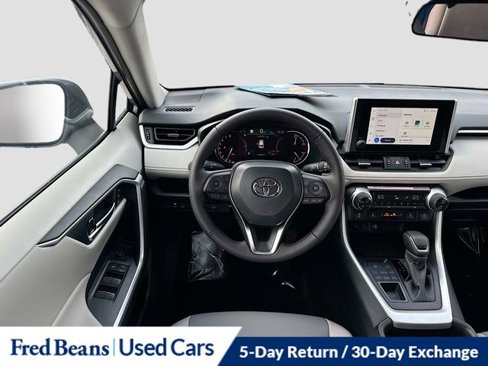 Used 2025 Toyota RAV4 XLE Premium image 22