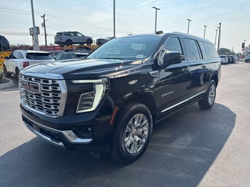 Used 2025 GMC Yukon XL Denali image 5