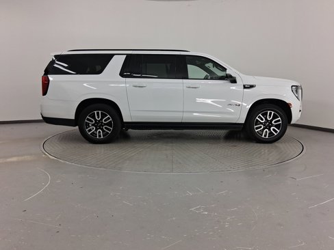 Used 2021 GMC Yukon XL AT4 w/ AT4 Premium Plus Package image 8