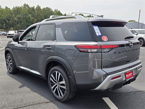 New 2025 Nissan Pathfinder Platinum image 5
