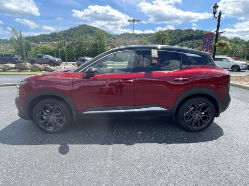 Used 2025 Nissan Kicks SR w/ Illumination Package image 7