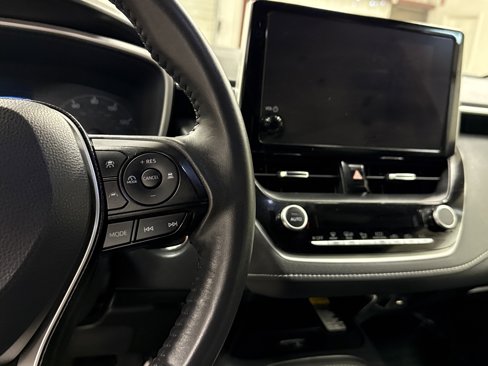 Used 2025 Toyota Corolla SE image 9