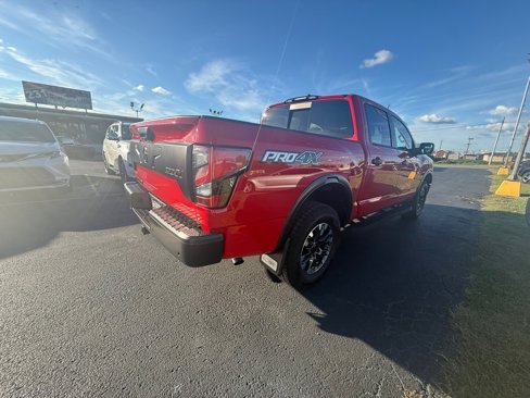 Used 2024 Nissan Titan PRO-4X w/ Pro-4x Utility Package image 4