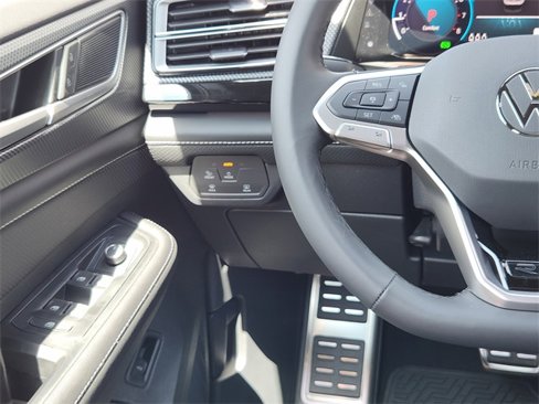 New 2025 Volkswagen Atlas Cross Sport SEL R-Line image 27