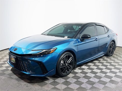 Used 2025 Toyota Camry XSE image 4