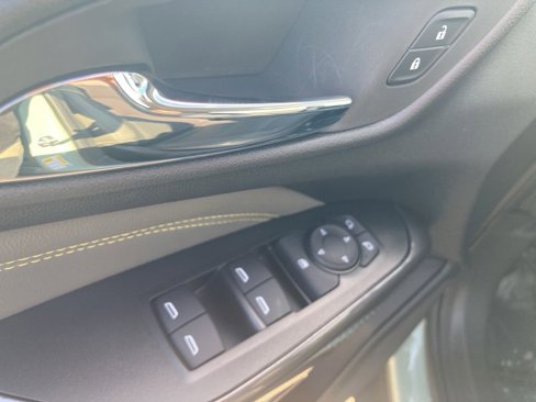 New 2025 Chevrolet Trax ACTIV w/ Sunroof Package image 12
