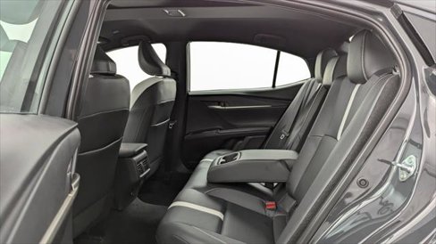 Used 2025 Toyota Camry SE image 17