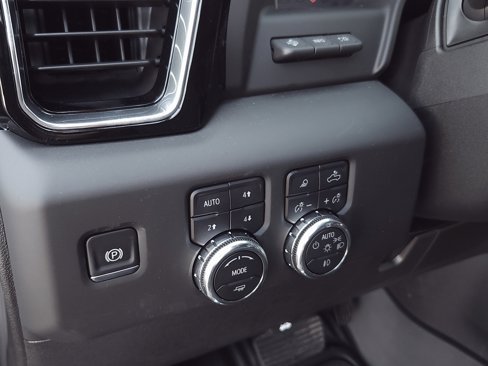 New 2025 GMC Sierra 3500 Denali w/ Denali Reserve Package image 25
