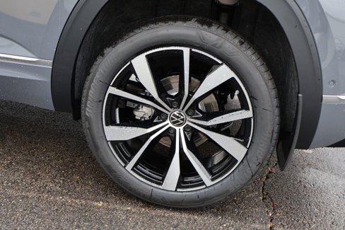 New 2026 Volkswagen Atlas Cross Sport SEL Premium R-Line image 44