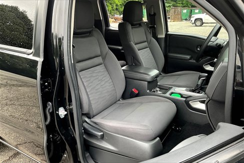 Used 2023 Nissan Frontier SV image 27