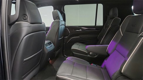 Used 2024 Cadillac Escalade ESV Sport image 18