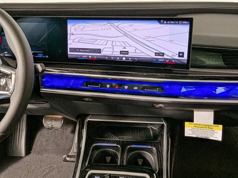 New 2026 BMW 750e xDrive w/ Premium Package image 27