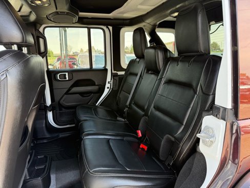 Used 2021 Jeep Wrangler Unlimited Sahara image 18