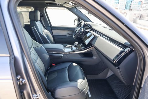 New 2025 Land Rover Range Rover Sport SE image 18