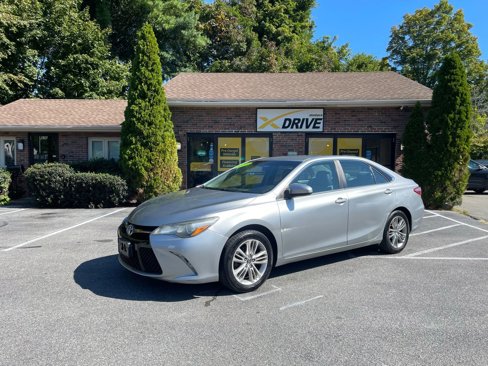 Used 2016 Toyota Camry SE image 4