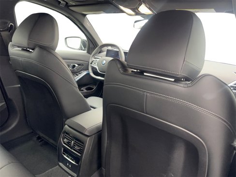 Used 2025 BMW 330i Sedan image 41