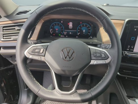 New 2025 Volkswagen Atlas SE image 14