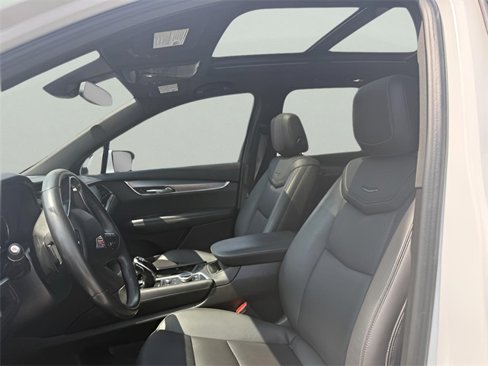 Used 2023 Cadillac XT6 Luxury image 16