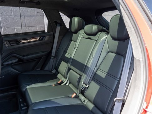 New 2026 Porsche Cayenne GTS image 18