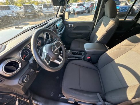 Used 2023 Jeep Wrangler Sahara image 22