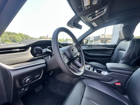 New 2025 Jeep Grand Cherokee Limited image 11