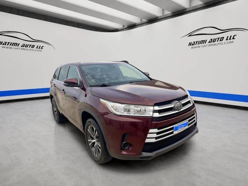 Used 2018 Toyota Highlander FWD V6 image 3