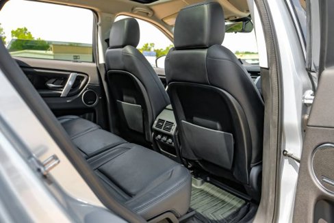Used 2020 Land Rover Discovery Sport SE image 38