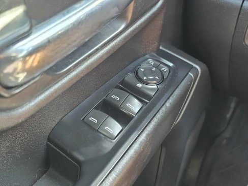 Used 2020 Chevrolet Silverado 1500 Custom w/ Custom Value Package image 26