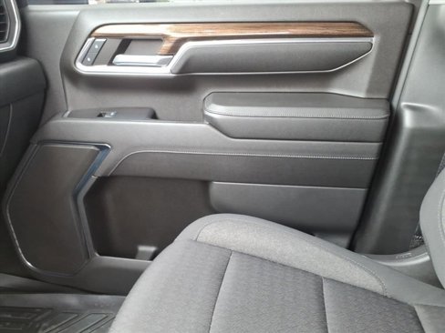 Used 2024 Chevrolet Silverado 3500 LT image 24