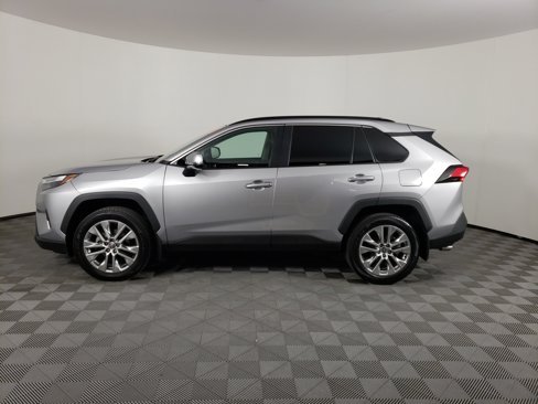 Used 2024 Toyota RAV4 XLE Premium image 5