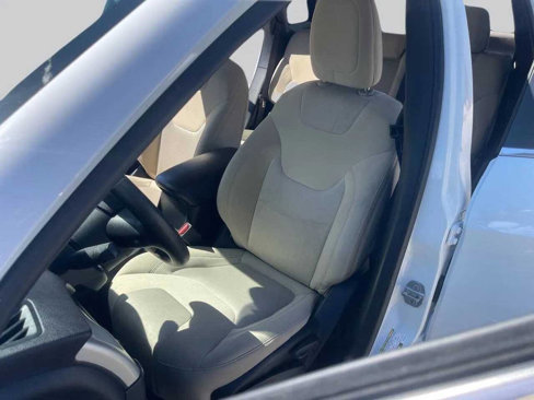 Used 2018 Jeep Cherokee Latitude image 13