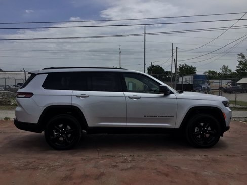 New 2025 Jeep Grand Cherokee L Laredo image 6