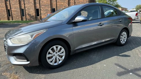 Used 2019 Hyundai Accent SE image 1