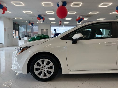 Used 2023 Toyota Corolla LE image 6