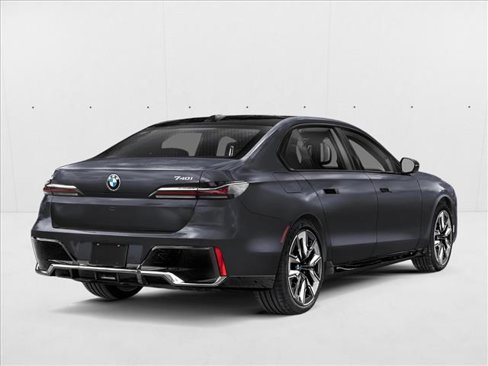New 2026 BMW 740i xDrive image 2