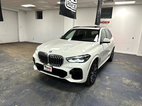Used 2022 BMW X5 xDrive40i w/ M Sport Package image 2