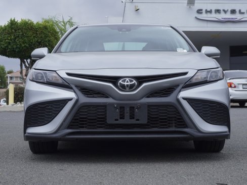 Used 2023 Toyota Camry SE image 9