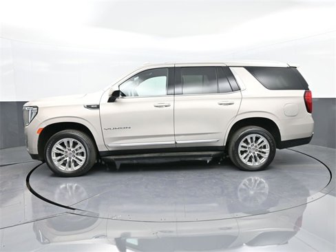 Used 2023 GMC Yukon SLT image 2
