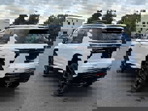 New 2026 Chevrolet Traverse RS w/ LPO, Floor Liner Package image 12