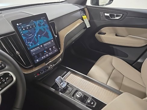 New 2026 Volvo XC60 B5 Plus w/ Climate Package image 11