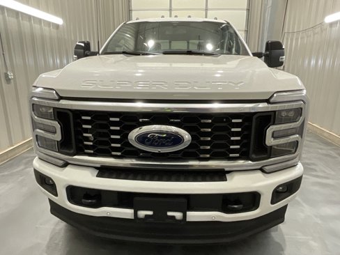 Used 2025 Ford F350 Platinum image 2