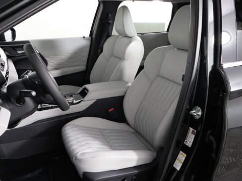 New 2025 Mitsubishi Outlander AWD image 35