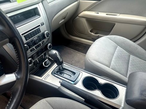 Used 2010 Ford Fusion SE image 13