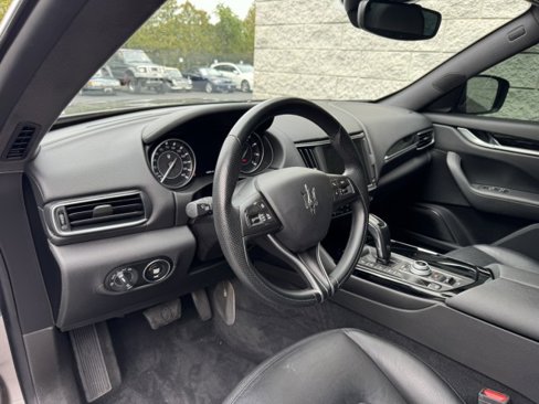 Used 2022 Maserati Levante GT image 6