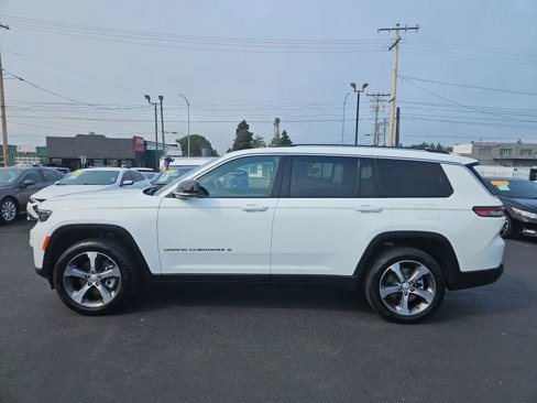 Used 2023 Jeep Grand Cherokee L Limited image 4