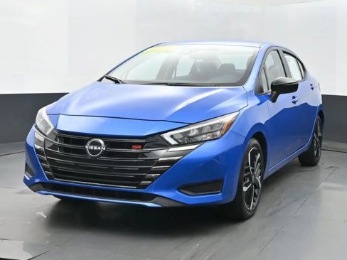 Used 2024 Nissan Versa SR image 1