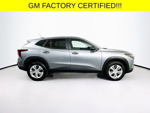 Certified 2025 Chevrolet Trax LS w/ Driver Confidence Package image 8