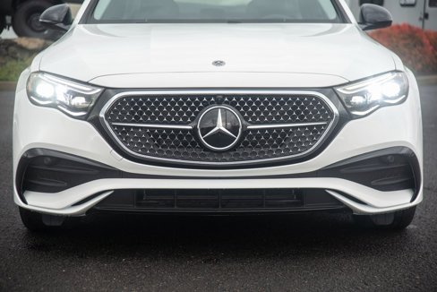 Used 2025 Mercedes-Benz E 350 4MATIC Sedan image 11