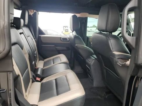 Used 2024 Ford Bronco Wildtrak image 7
